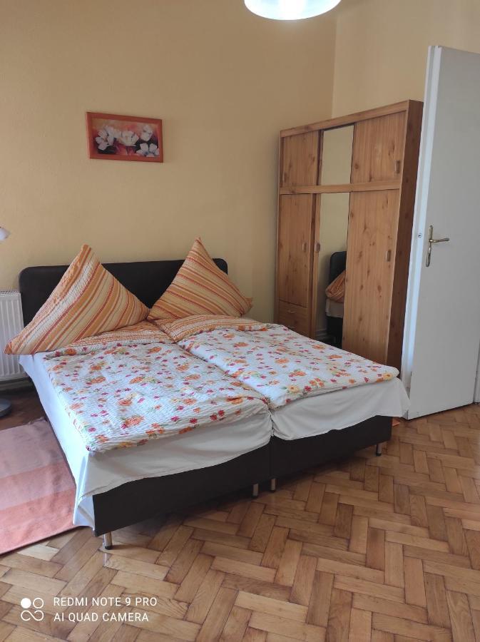 Anna Apartmanok Pécs Exterior foto